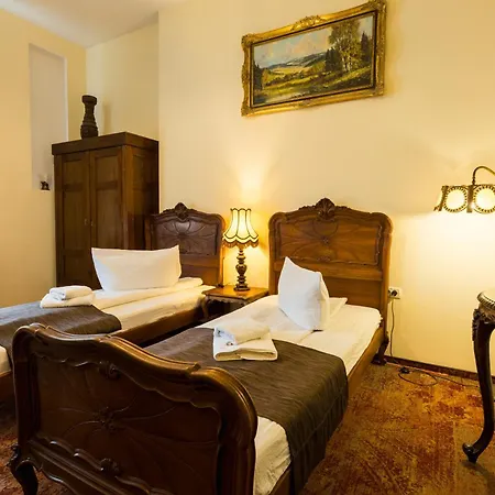 Ambient Πανσιόν 3*